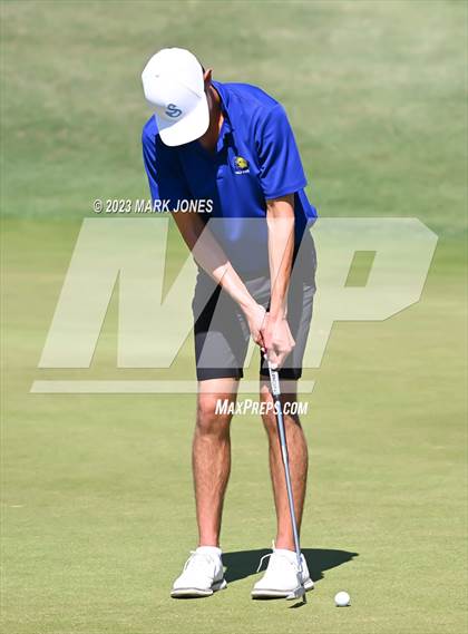 Thumbnail 2 in AIA Division III State Championship  photogallery.