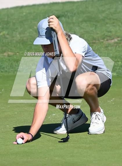 Thumbnail 3 in AIA Division III State Championship  photogallery.