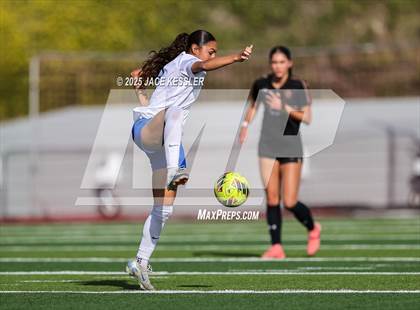 Thumbnail 2 in Santa Margarita vs. Oaks Christian (CIF-SS Open Div Semi Final) photogallery.