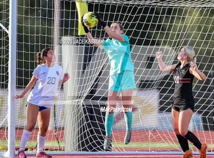 Thumbnail 1 in Santa Margarita vs. Oaks Christian (CIF-SS Open Div Semi Final) photogallery.