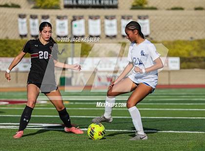 Thumbnail 2 in Santa Margarita vs. Oaks Christian (CIF-SS Open Div Semi Final) photogallery.