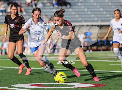 Thumbnail 2 in Santa Margarita vs. Oaks Christian (CIF-SS Open Div Semi Final) photogallery.