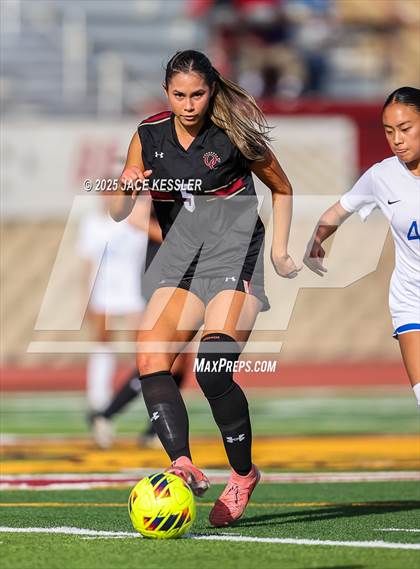 Thumbnail 2 in Santa Margarita vs. Oaks Christian (CIF-SS Open Div Semi Final) photogallery.