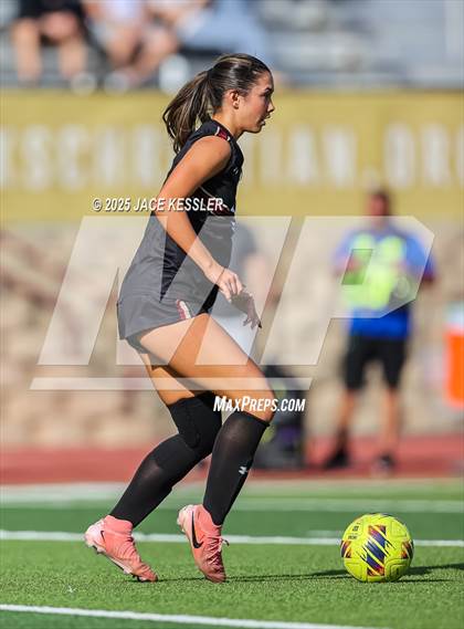 Thumbnail 2 in Santa Margarita vs. Oaks Christian (CIF-SS Open Div Semi Final) photogallery.