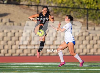 Thumbnail 2 in Santa Margarita vs. Oaks Christian (CIF-SS Open Div Semi Final) photogallery.