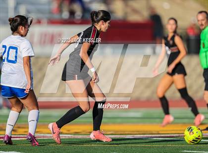 Thumbnail 2 in Santa Margarita vs. Oaks Christian (CIF-SS Open Div Semi Final) photogallery.