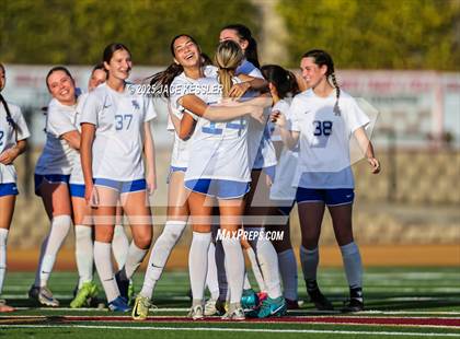 Thumbnail 2 in Santa Margarita vs. Oaks Christian (CIF-SS Open Div Semi Final) photogallery.