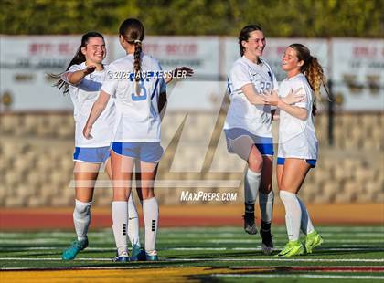 Thumbnail 3 in Santa Margarita vs. Oaks Christian (CIF-SS Open Div Semi Final) photogallery.