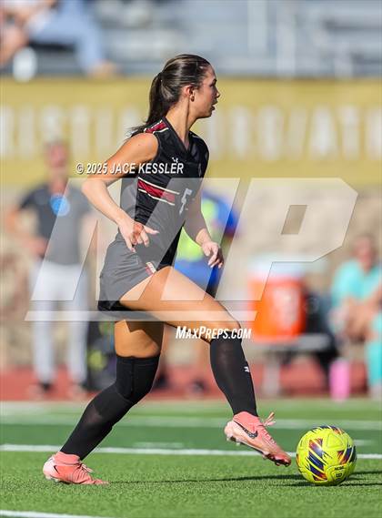 Thumbnail 3 in Santa Margarita vs. Oaks Christian (CIF-SS Open Div Semi Final) photogallery.