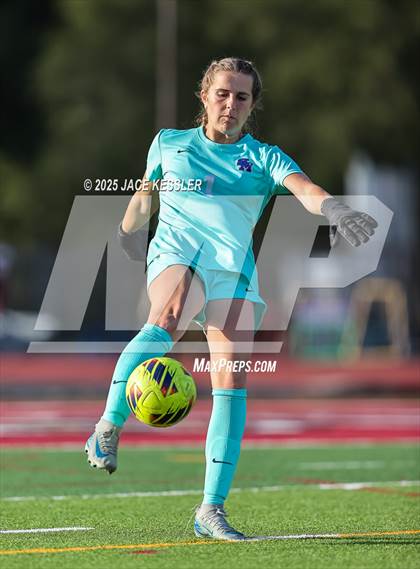 Thumbnail 3 in Santa Margarita vs. Oaks Christian (CIF-SS Open Div Semi Final) photogallery.