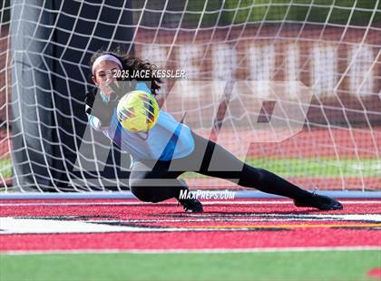 Thumbnail 3 in Santa Margarita vs. Oaks Christian (CIF-SS Open Div Semi Final) photogallery.