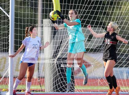 Thumbnail 2 in Santa Margarita vs. Oaks Christian (CIF-SS Open Div Semi Final) photogallery.