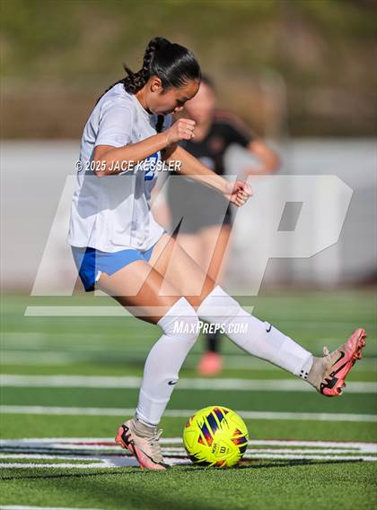 Thumbnail 3 in Santa Margarita vs. Oaks Christian (CIF-SS Open Div Semi Final) photogallery.