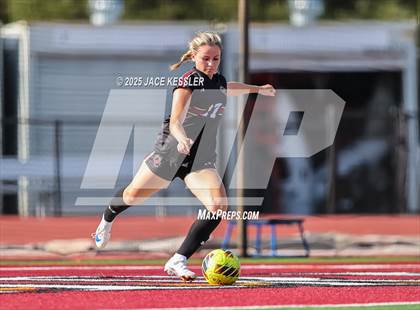 Thumbnail 2 in Santa Margarita vs. Oaks Christian (CIF-SS Open Div Semi Final) photogallery.