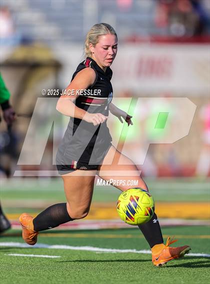 Thumbnail 1 in Santa Margarita vs. Oaks Christian (CIF-SS Open Div Semi Final) photogallery.