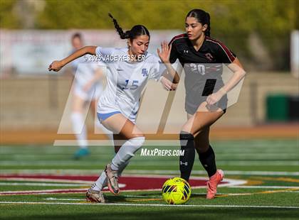 Thumbnail 2 in Santa Margarita vs. Oaks Christian (CIF-SS Open Div Semi Final) photogallery.