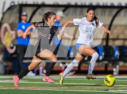 Thumbnail 2 in Santa Margarita vs. Oaks Christian (CIF-SS Open Div Semi Final) photogallery.