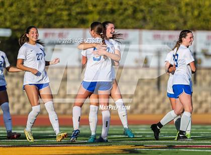 Thumbnail 1 in Santa Margarita vs. Oaks Christian (CIF-SS Open Div Semi Final) photogallery.