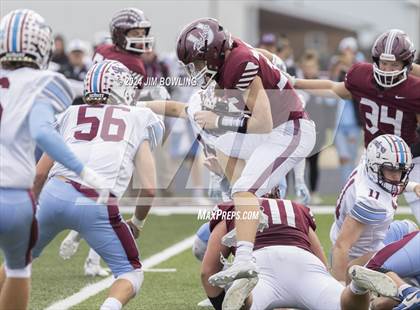 Thumbnail 2 in Tolono Unity vs St. Joseph-Ogden (IHSA 3A Round 2) photogallery.