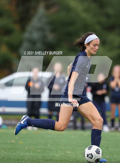 Thumbnail 1 in Farmington vs. Staples (CIAC Class LL Quarterfinal round) photogallery.