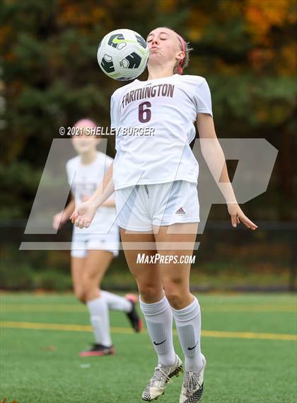 Thumbnail 2 in Farmington vs. Staples (CIAC Class LL Quarterfinal round) photogallery.