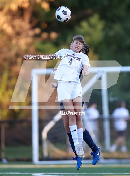 Thumbnail 2 in Farmington vs. Staples (CIAC Class LL Quarterfinal round) photogallery.
