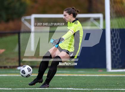 Thumbnail 3 in Farmington vs. Staples (CIAC Class LL Quarterfinal round) photogallery.