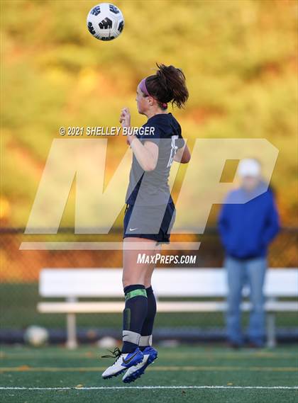 Thumbnail 1 in Farmington vs. Staples (CIAC Class LL Quarterfinal round) photogallery.