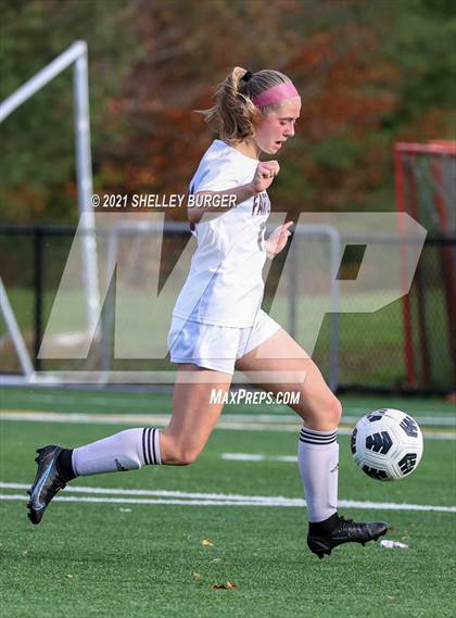 Thumbnail 1 in Farmington vs. Staples (CIAC Class LL Quarterfinal round) photogallery.