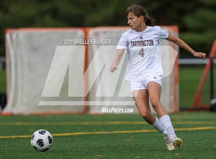 Thumbnail 2 in Farmington vs. Staples (CIAC Class LL Quarterfinal round) photogallery.