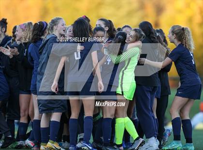 Thumbnail 2 in Farmington vs. Staples (CIAC Class LL Quarterfinal round) photogallery.