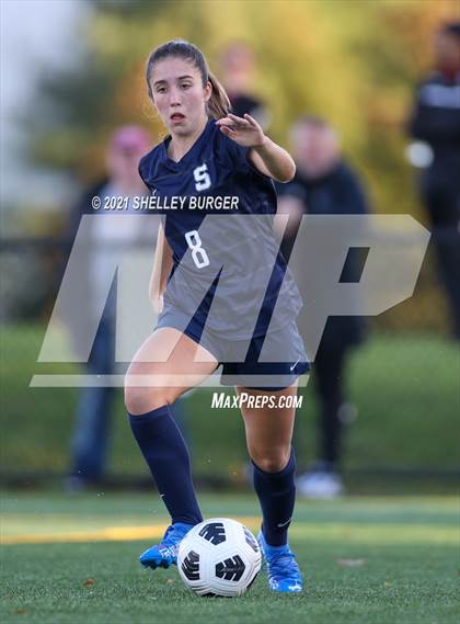 Thumbnail 2 in Farmington vs. Staples (CIAC Class LL Quarterfinal round) photogallery.