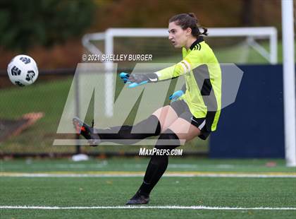Thumbnail 1 in Farmington vs. Staples (CIAC Class LL Quarterfinal round) photogallery.
