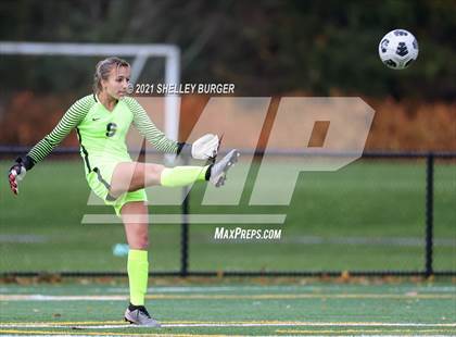 Thumbnail 2 in Farmington vs. Staples (CIAC Class LL Quarterfinal round) photogallery.