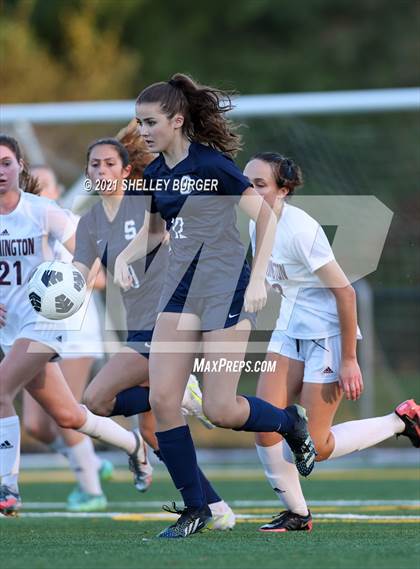 Thumbnail 3 in Farmington vs. Staples (CIAC Class LL Quarterfinal round) photogallery.