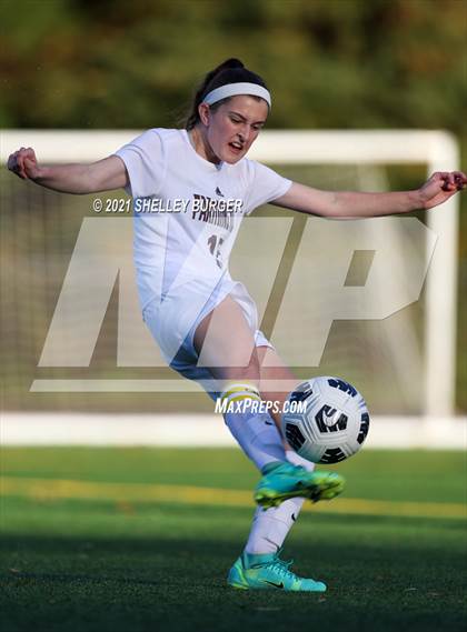 Thumbnail 3 in Farmington vs. Staples (CIAC Class LL Quarterfinal round) photogallery.