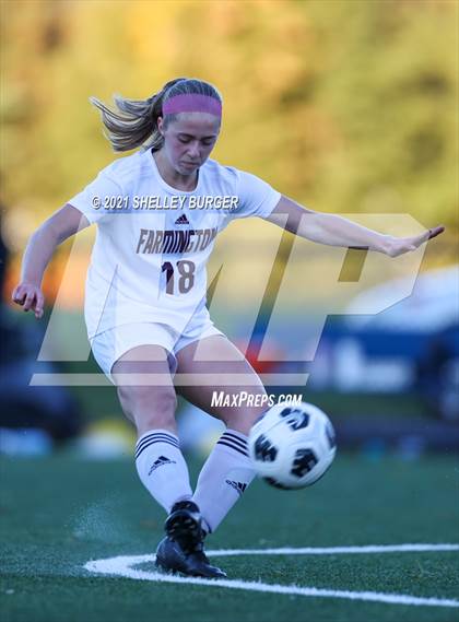 Thumbnail 1 in Farmington vs. Staples (CIAC Class LL Quarterfinal round) photogallery.