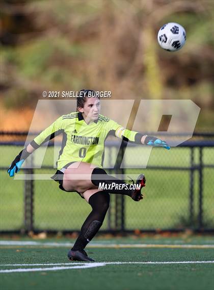 Thumbnail 3 in Farmington vs. Staples (CIAC Class LL Quarterfinal round) photogallery.