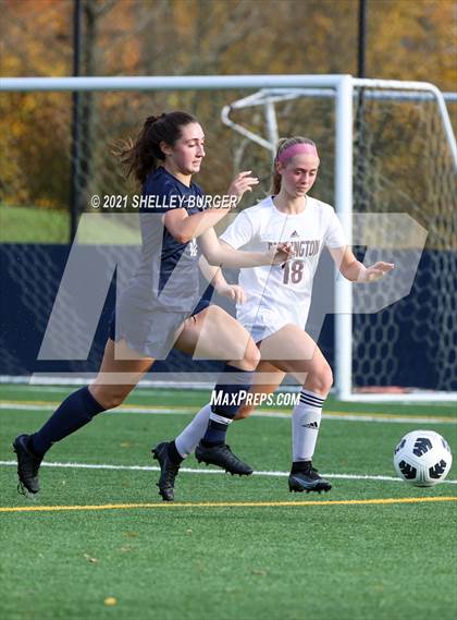 Thumbnail 1 in Farmington vs. Staples (CIAC Class LL Quarterfinal round) photogallery.