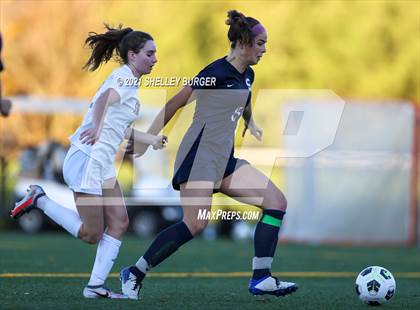 Thumbnail 1 in Farmington vs. Staples (CIAC Class LL Quarterfinal round) photogallery.