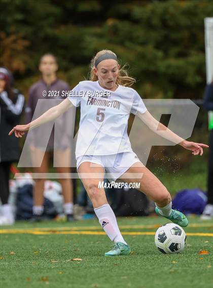 Thumbnail 2 in Farmington vs. Staples (CIAC Class LL Quarterfinal round) photogallery.