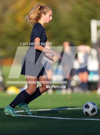 Thumbnail 3 in Farmington vs. Staples (CIAC Class LL Quarterfinal round) photogallery.