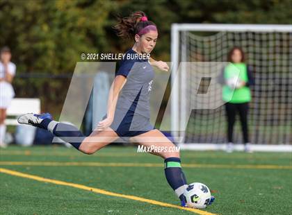 Thumbnail 3 in Farmington vs. Staples (CIAC Class LL Quarterfinal round) photogallery.