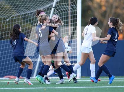 Thumbnail 2 in Farmington vs. Staples (CIAC Class LL Quarterfinal round) photogallery.