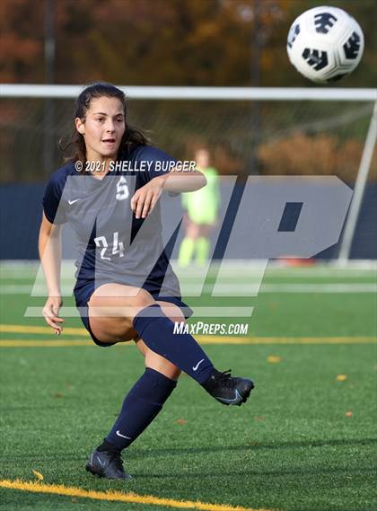 Thumbnail 3 in Farmington vs. Staples (CIAC Class LL Quarterfinal round) photogallery.