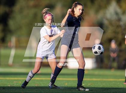 Thumbnail 2 in Farmington vs. Staples (CIAC Class LL Quarterfinal round) photogallery.