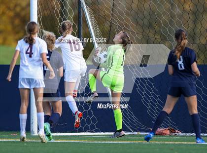 Thumbnail 2 in Farmington vs. Staples (CIAC Class LL Quarterfinal round) photogallery.