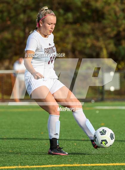 Thumbnail 2 in Farmington vs. Staples (CIAC Class LL Quarterfinal round) photogallery.