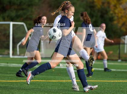 Thumbnail 2 in Farmington vs. Staples (CIAC Class LL Quarterfinal round) photogallery.