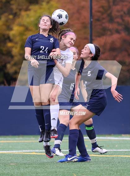 Thumbnail 2 in Farmington vs. Staples (CIAC Class LL Quarterfinal round) photogallery.